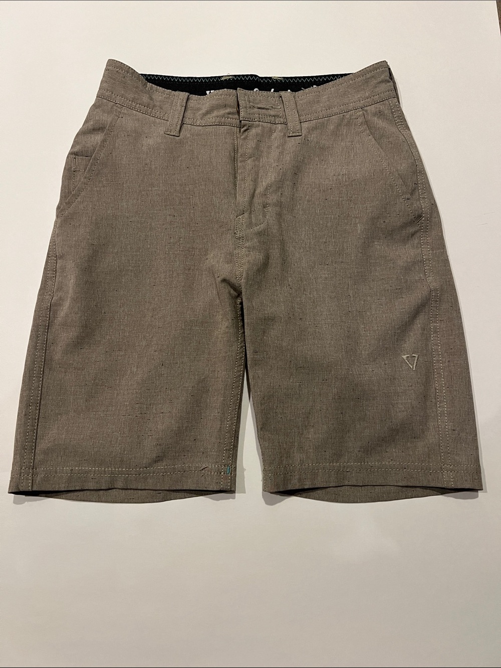 VISSLA Boys' Brown/Tan Heather Shorts size 22 waist, similar fit to boys 8-10.